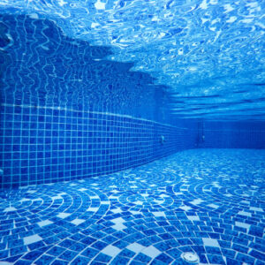 מכשירי מלח לחיטוי הבריכה